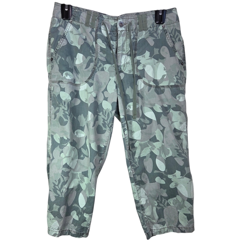 Gloria Vanderbilt Green Floral Capris Size 10